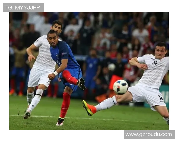 欧洲足球巨星精彩射门瞬间回顾与分析