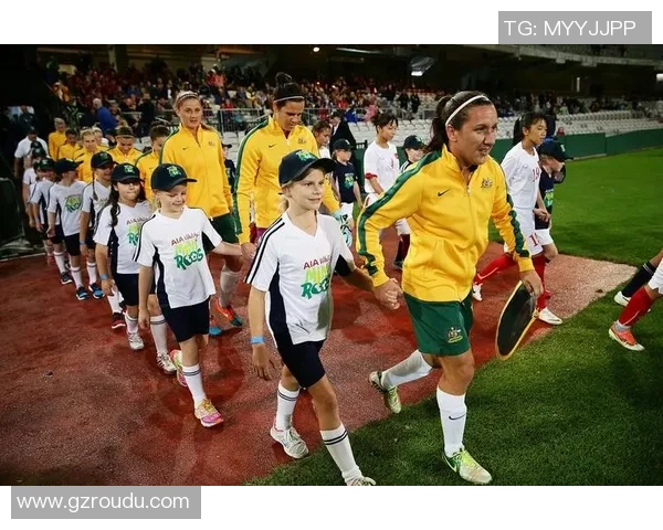 足球明星专访全记录精彩瞬间尽在视频合集带你领略球场背后的故事